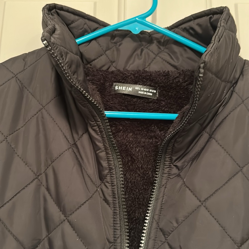 Black quilted faux fur lined jacket - Picture 2 of 4